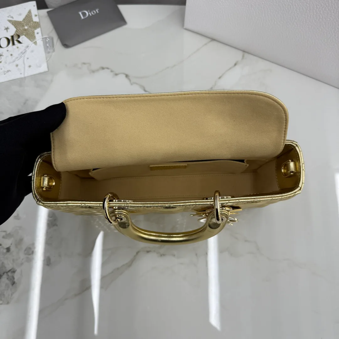 Классические Сумки Женские Christian Dior 18116440