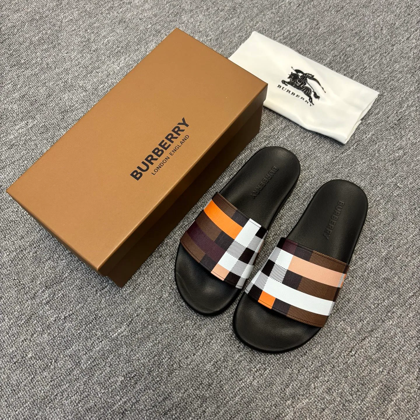 Шлепанцы Женские Burberry 587970