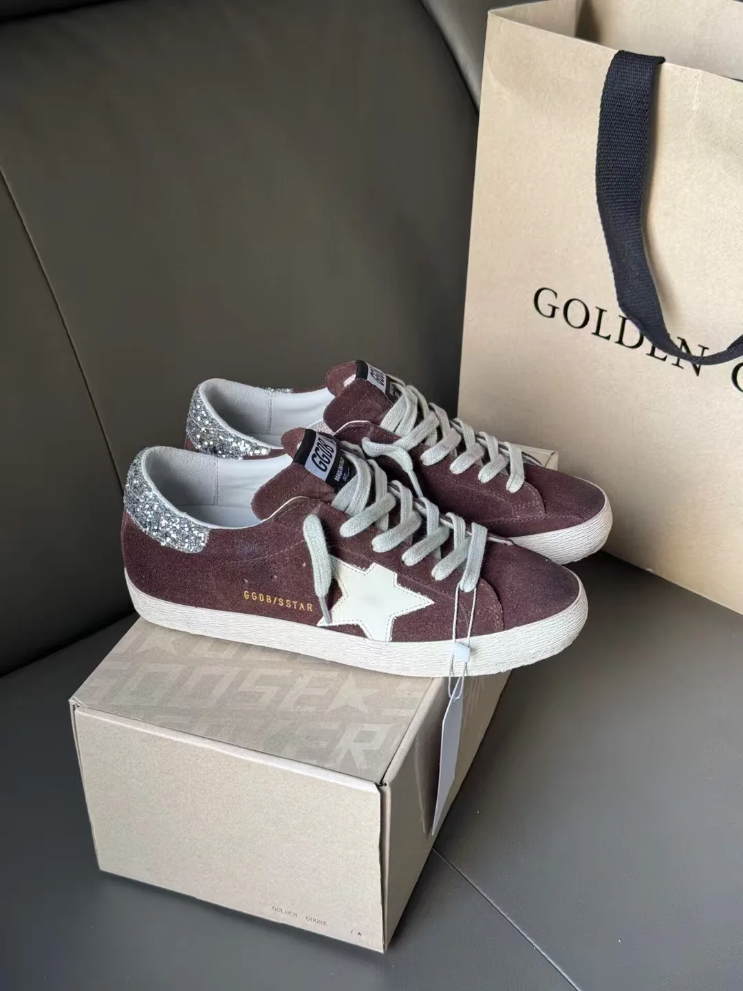 Кроссовки Женские Golden Goose 18265603