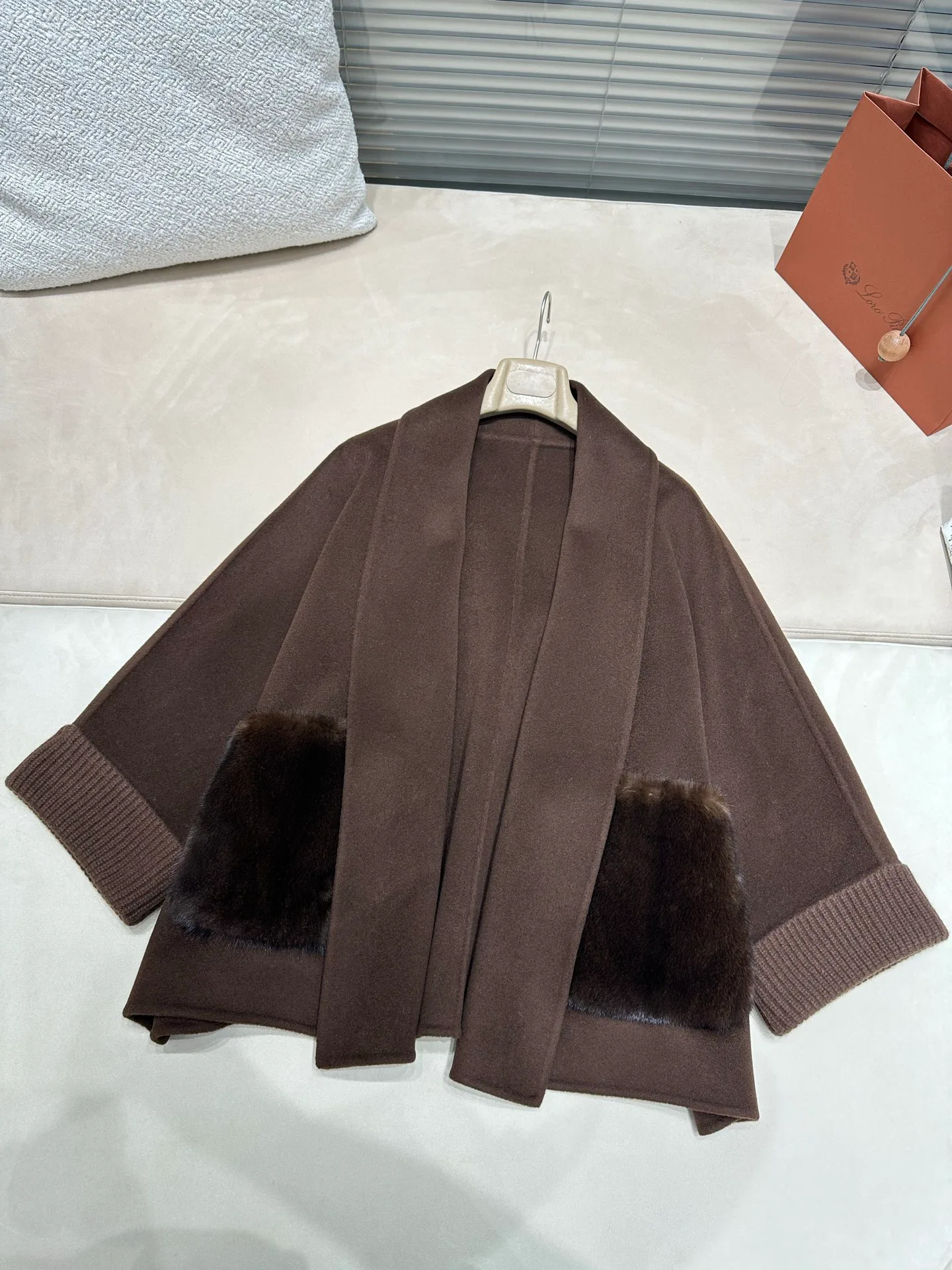 Пальто Женские Loro Piana 19485366