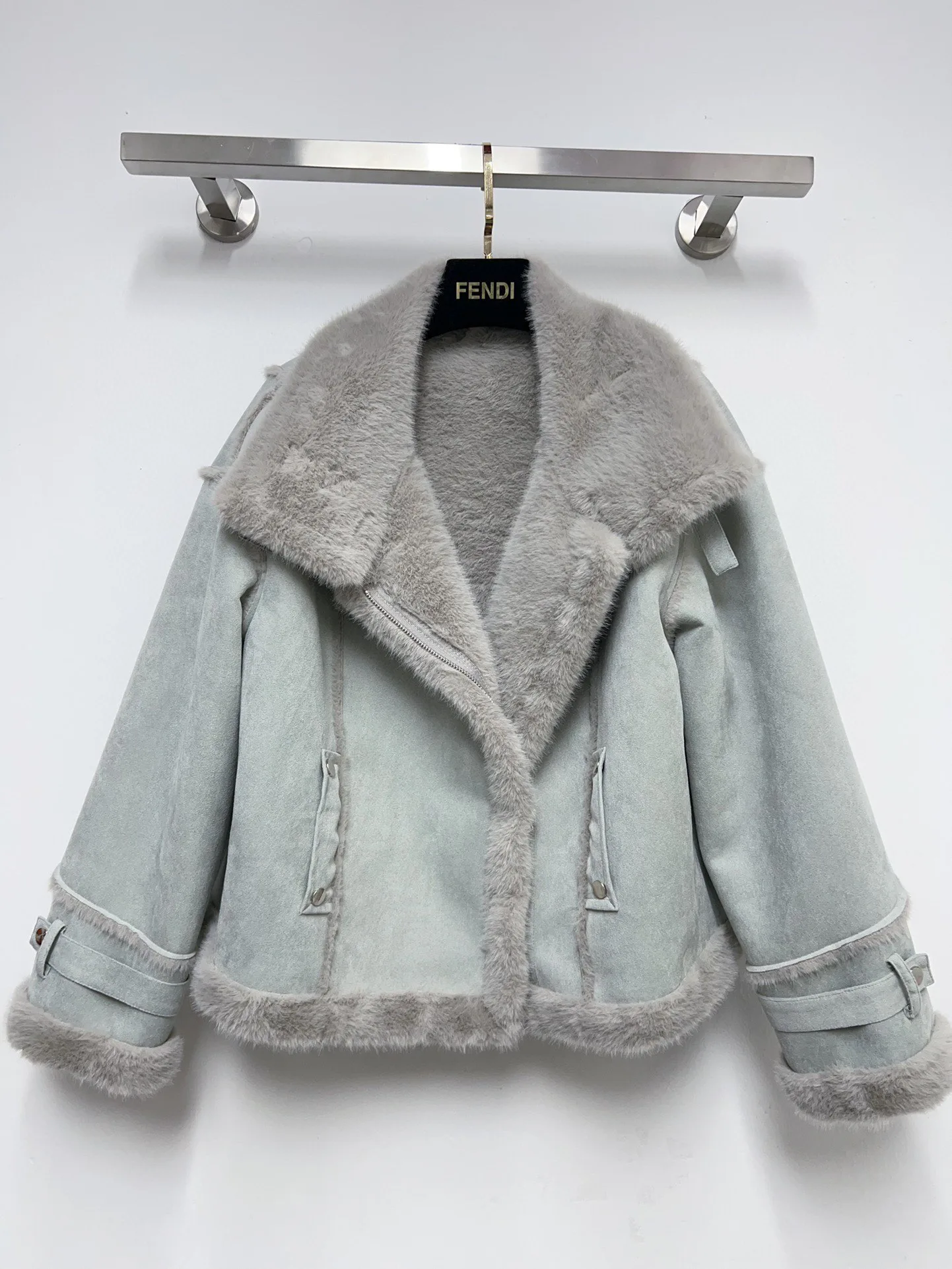 Куртки И Пуховики Женские Fendi 1634340