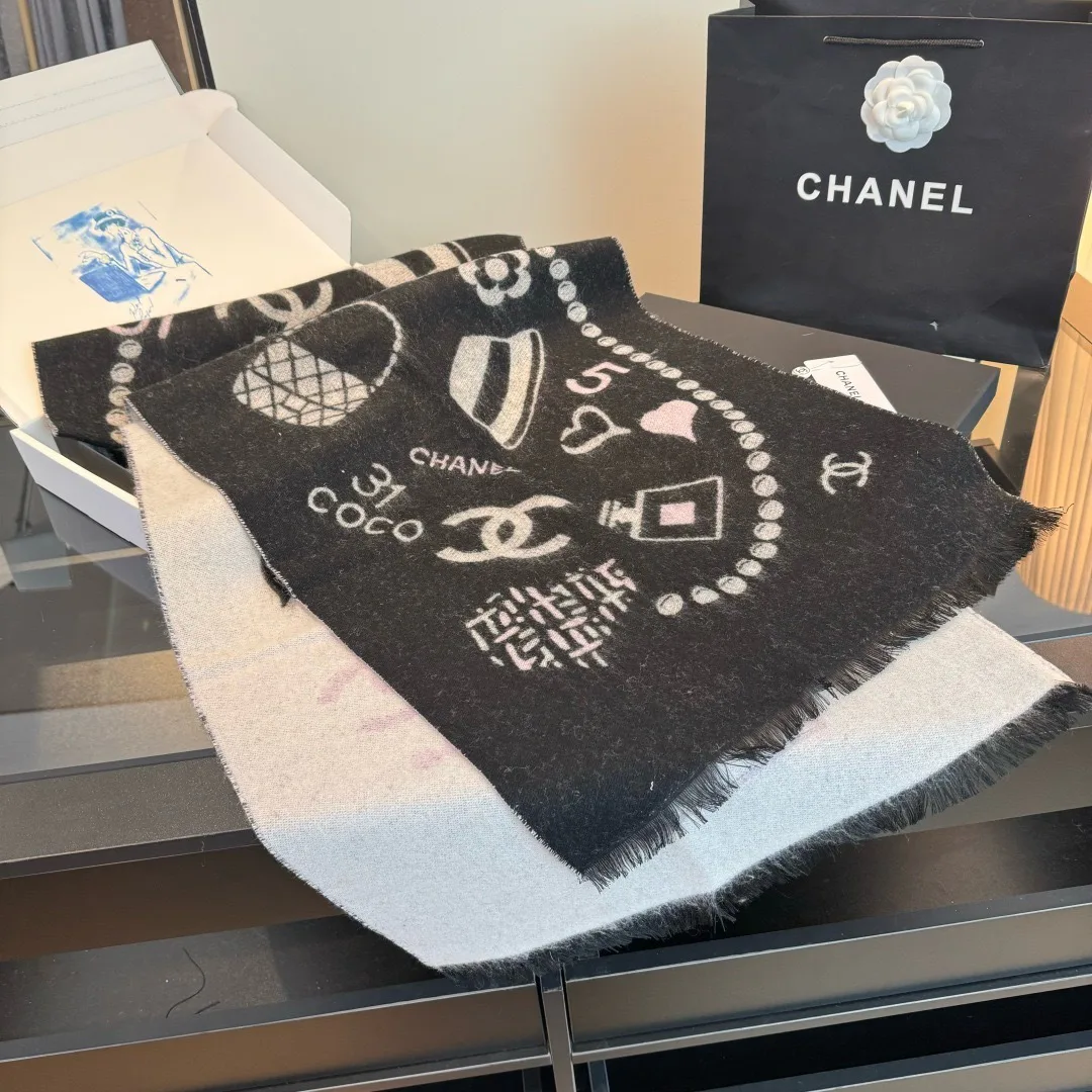 Шарфы Chanel 18104901