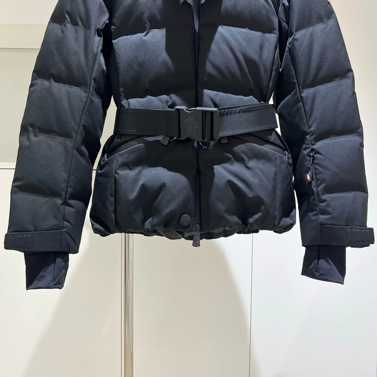 Куртки И Пуховики Женские Moncler 18336961