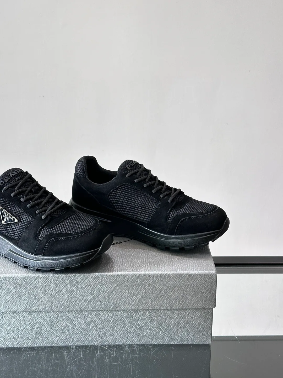 Кроссовки Мужские Prada 18102650