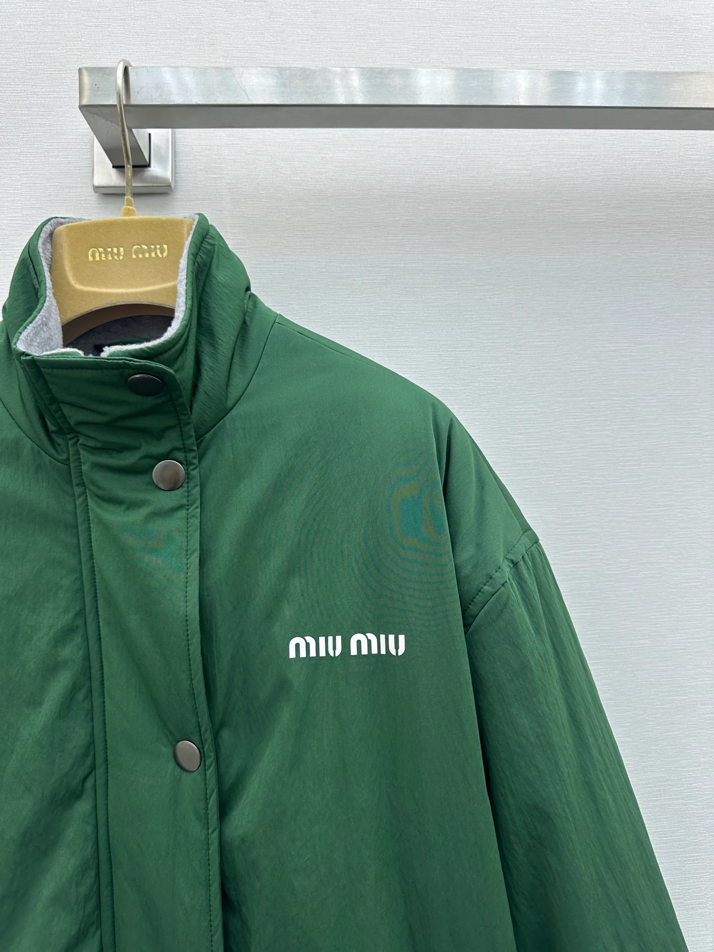 Куртки И Пуховики Женские Miu Miu 18847888
