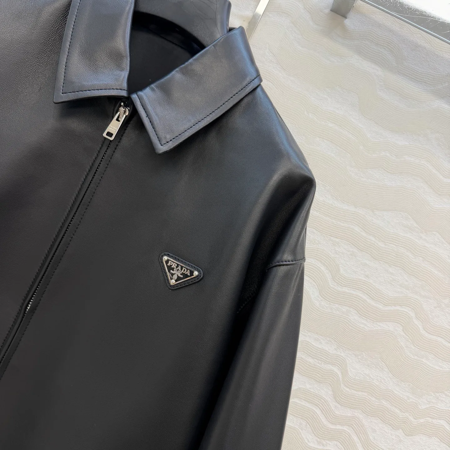 Кожаные Куртки И Дублёнки Мужские Prada 11430156