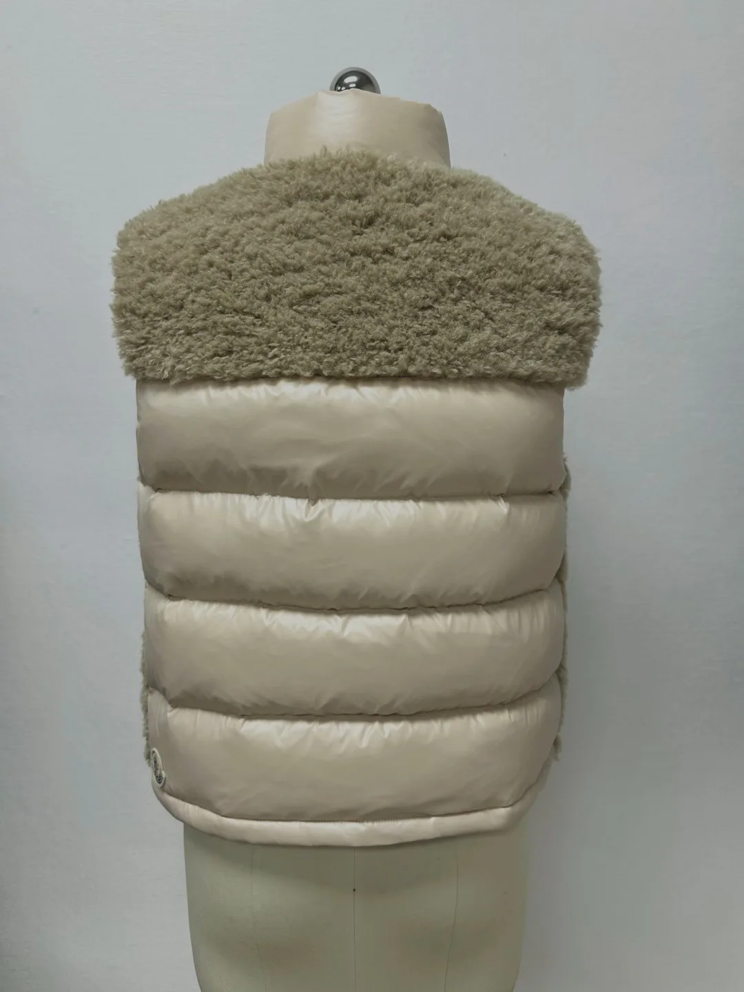Жилеты Женские Moncler 18794639