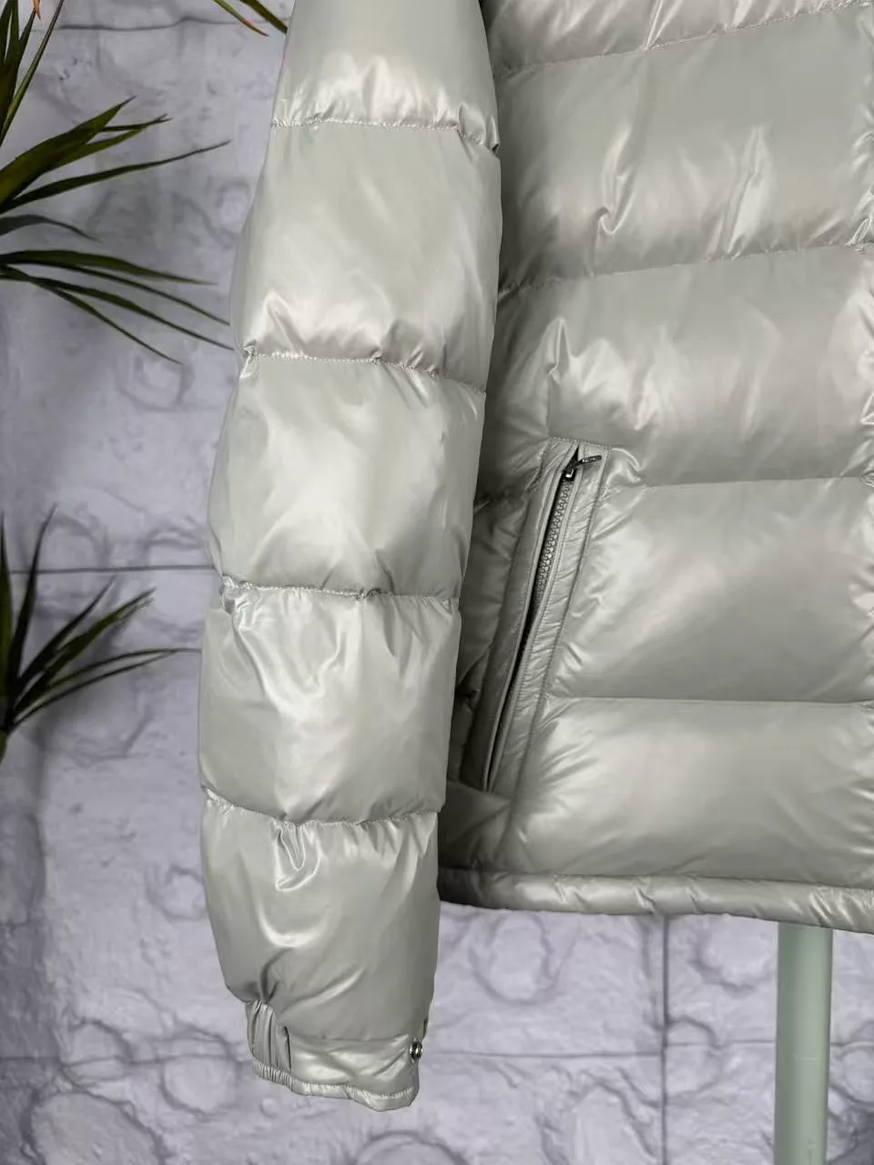 Куртки И Пуховики Женские Moncler 18048714