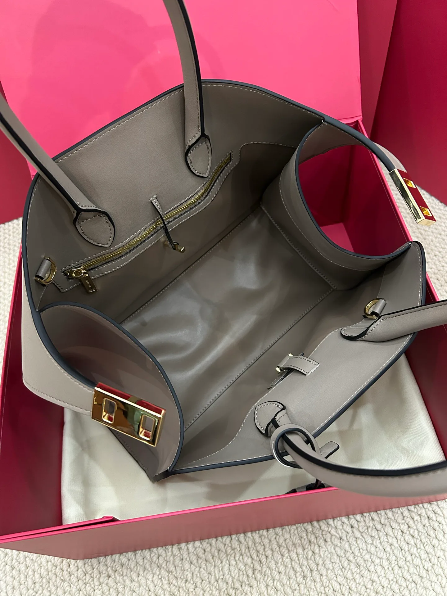 Классические Сумки Женские Salvatore Ferragamo 1401948