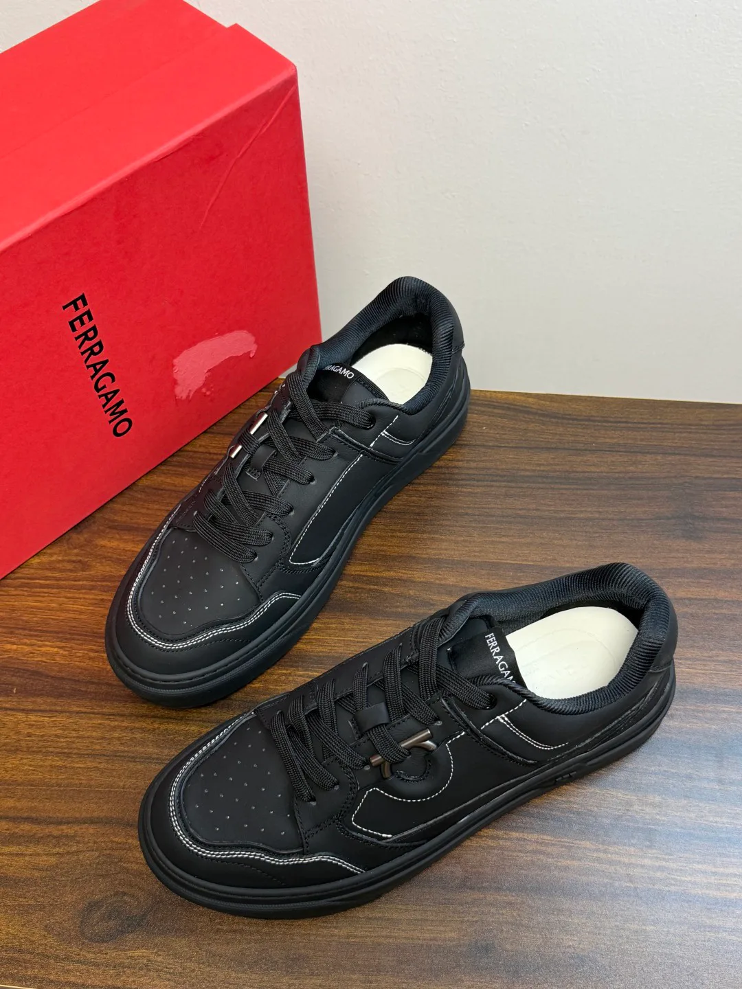 Кроссовки Мужские Salvatore Ferragamo 19623434