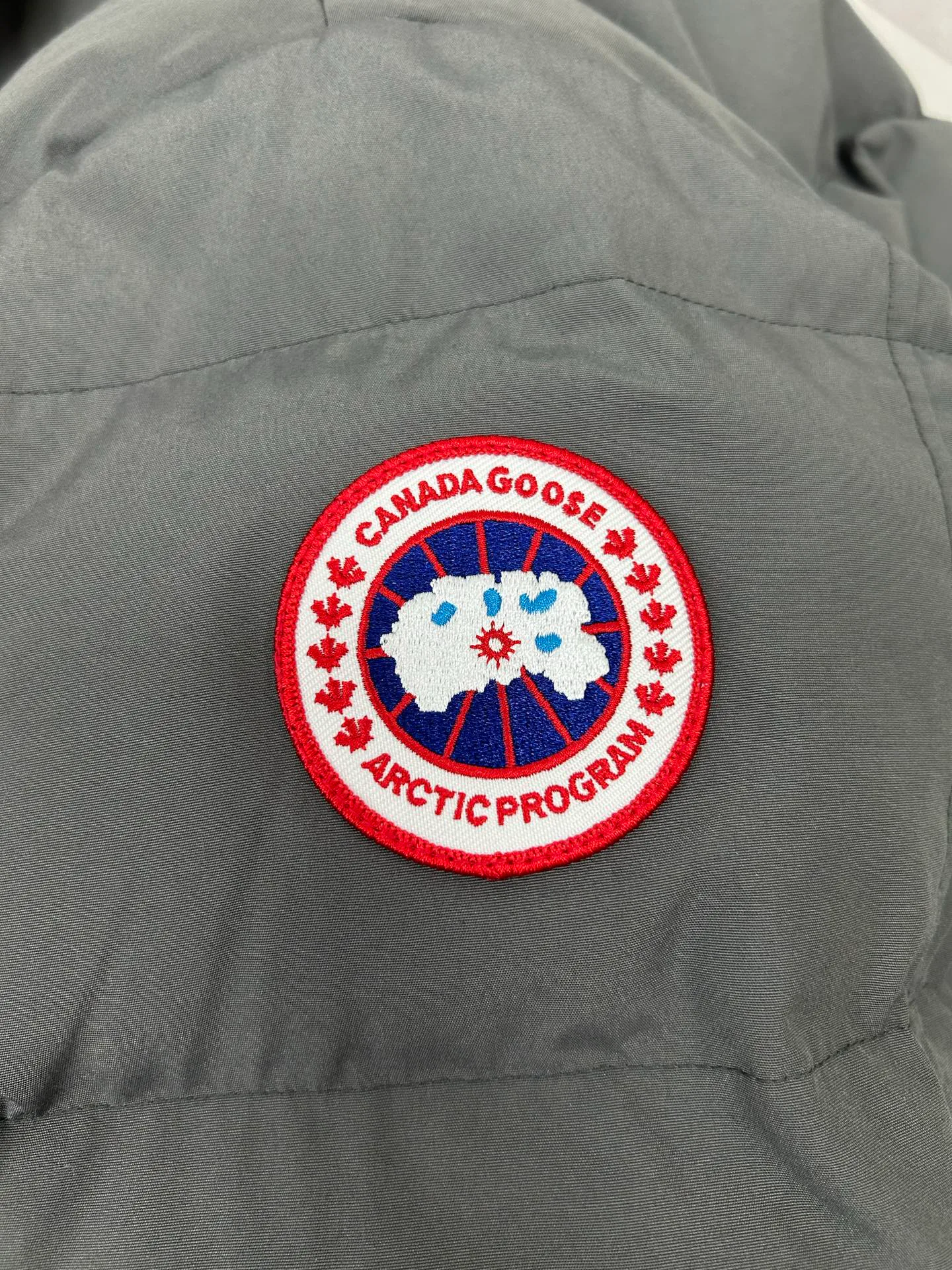 Пальто Женские Canada Goose 4825880