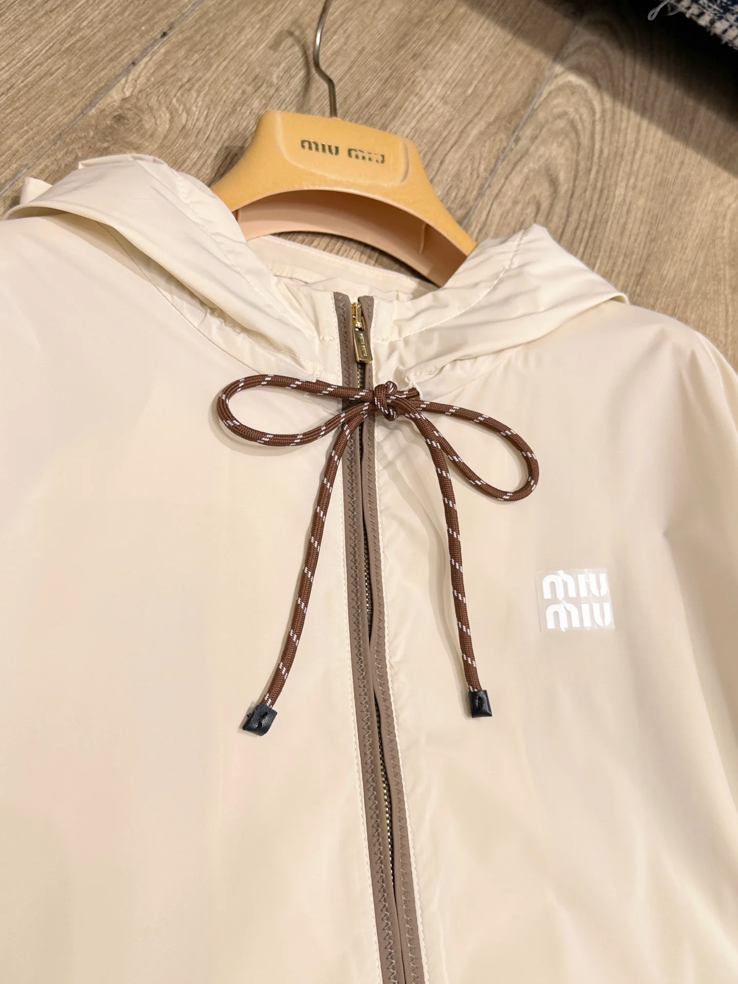 Куртки И Пуховики Женские Miu Miu 10946247
