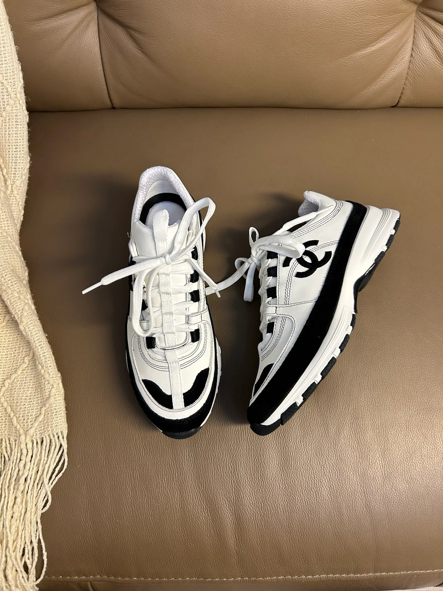 Кроссовки Женские Chanel 11579328