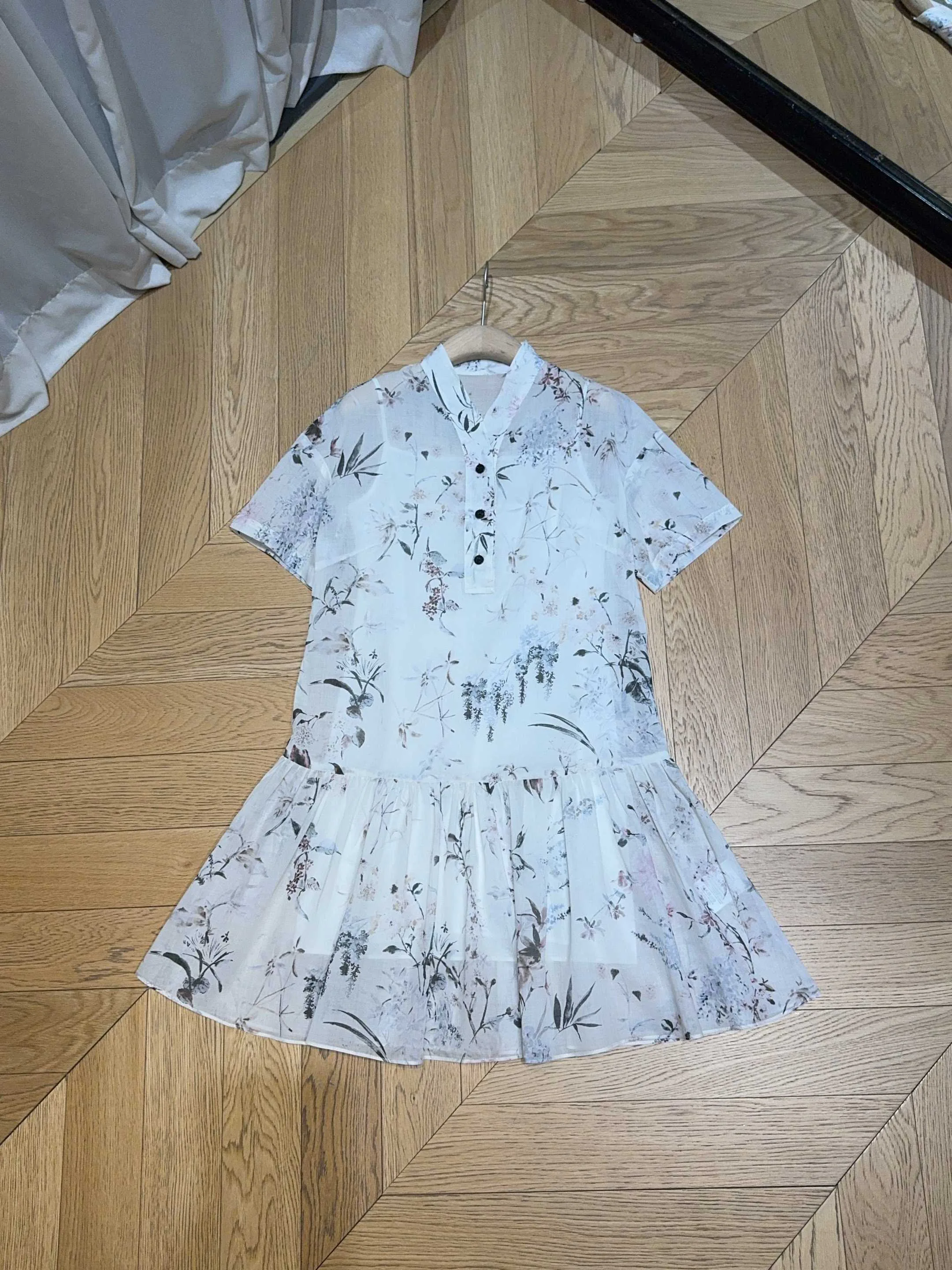 Платья Женские Christian Dior 17290302