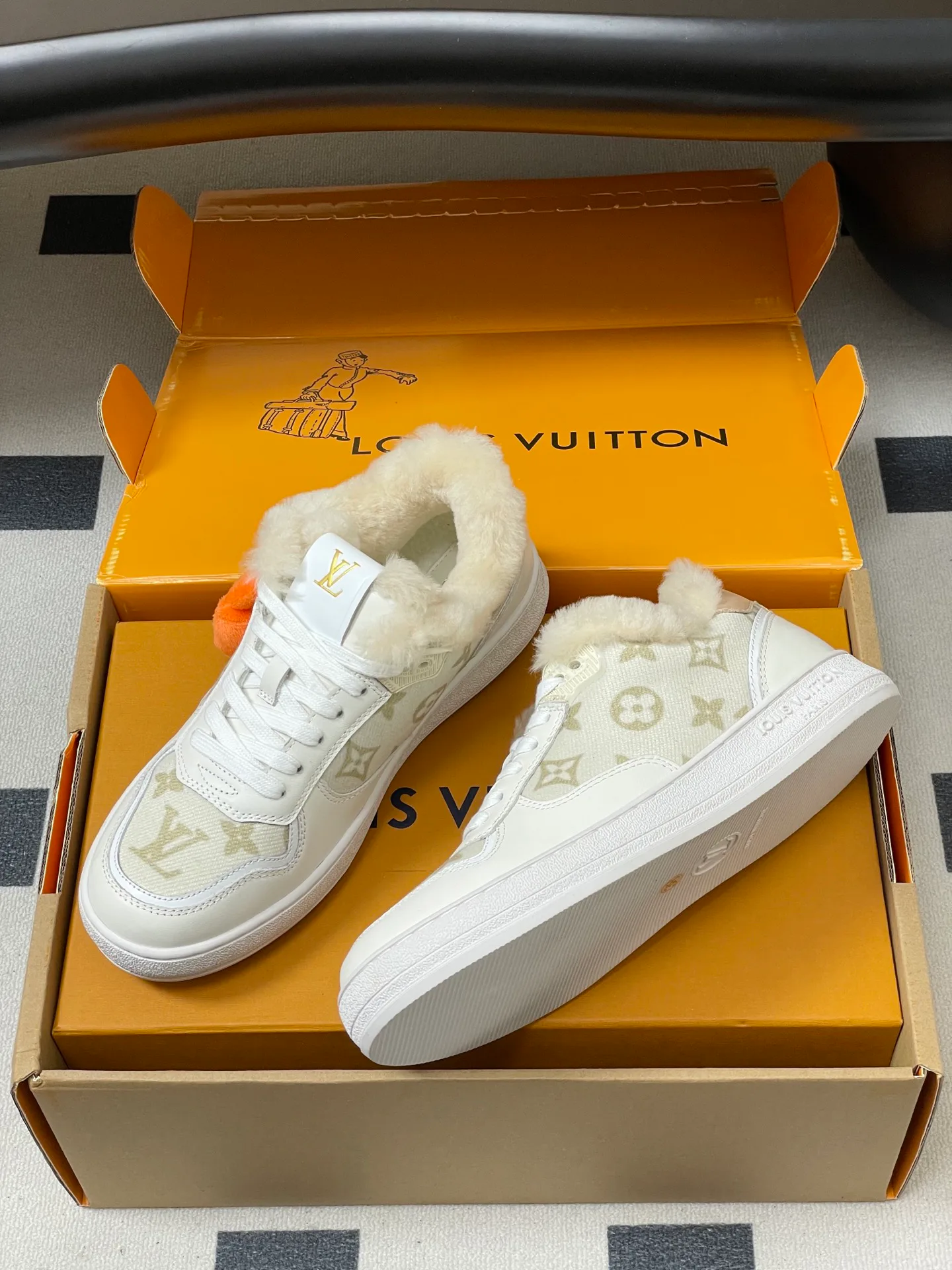 Кроссовки Женские Louis Vuitton 1706466