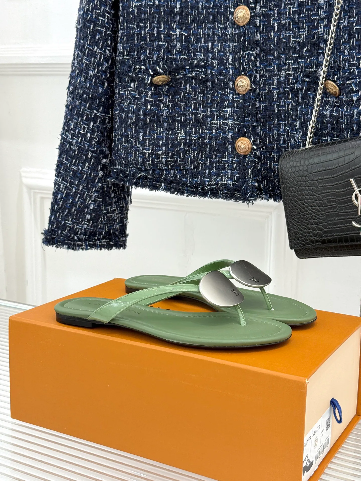 Шлепанцы Женские Louis Vuitton 17596994