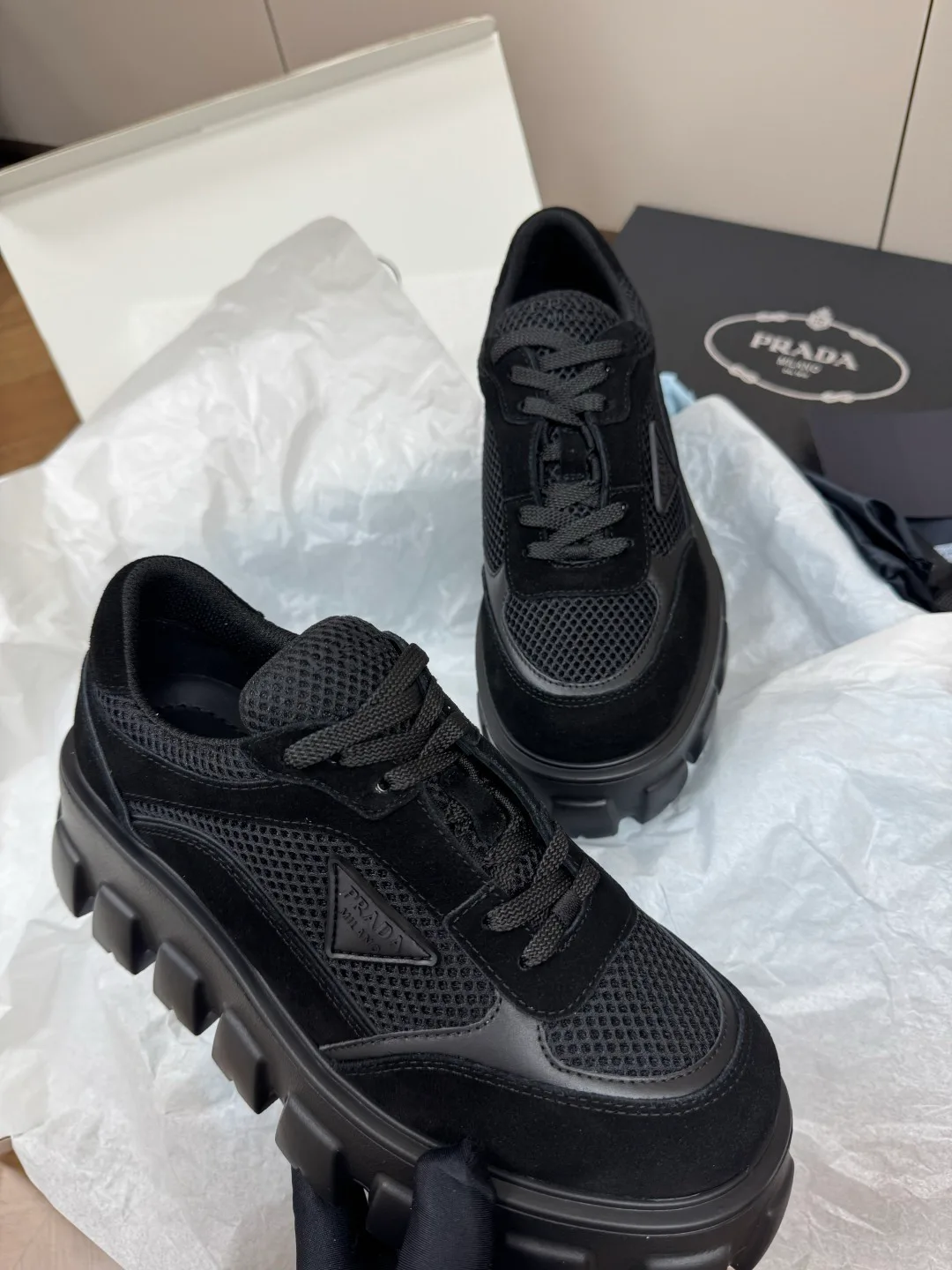Кроссовки Женские Prada 18554590