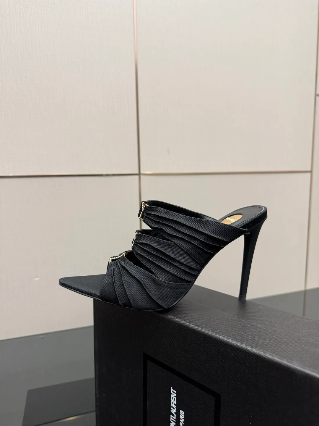 Сандалии Женские Saint Laurent 9317903