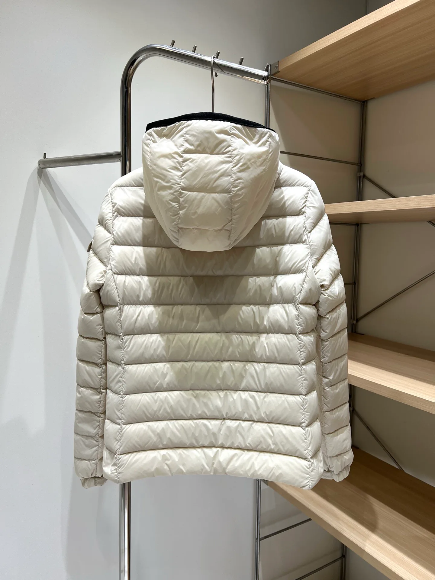 Куртки И Пуховики Женские Moncler 18336958