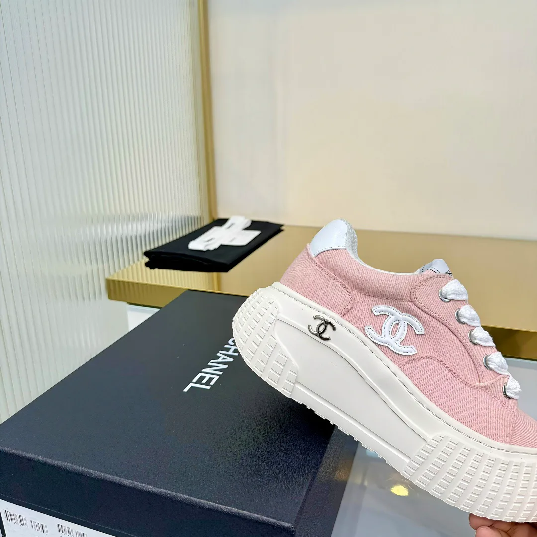 Кроссовки Женские Chanel 11396569