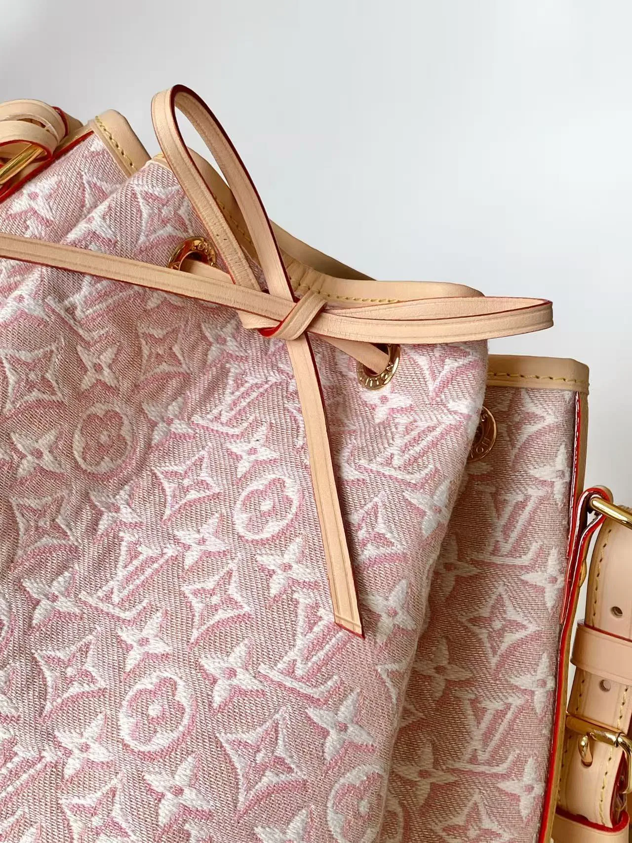 Классические Сумки Женские Louis Vuitton 17428093