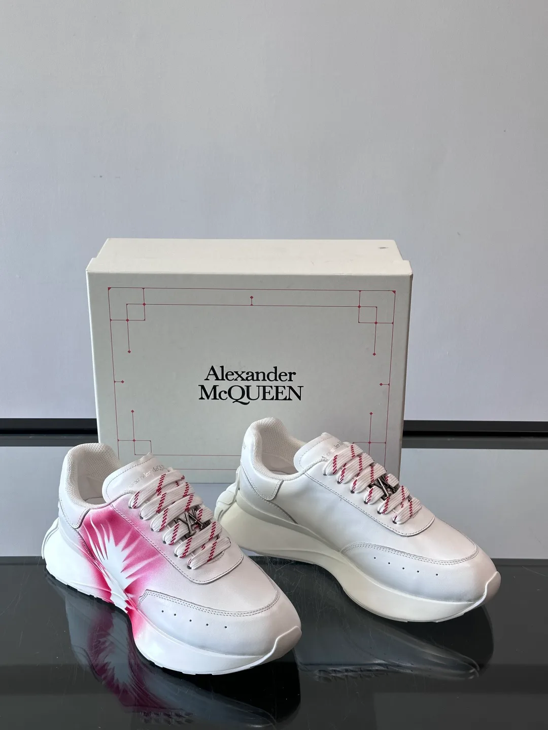Кроссовки Женские Alexander Mcqueen 564579