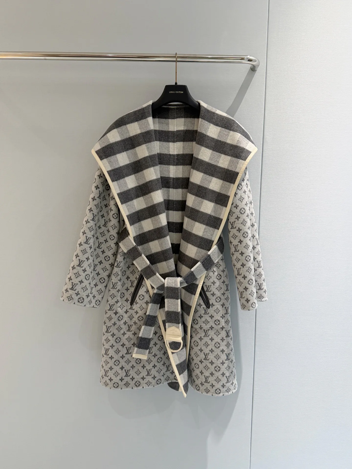 Пальто Женские Louis Vuitton 19101232