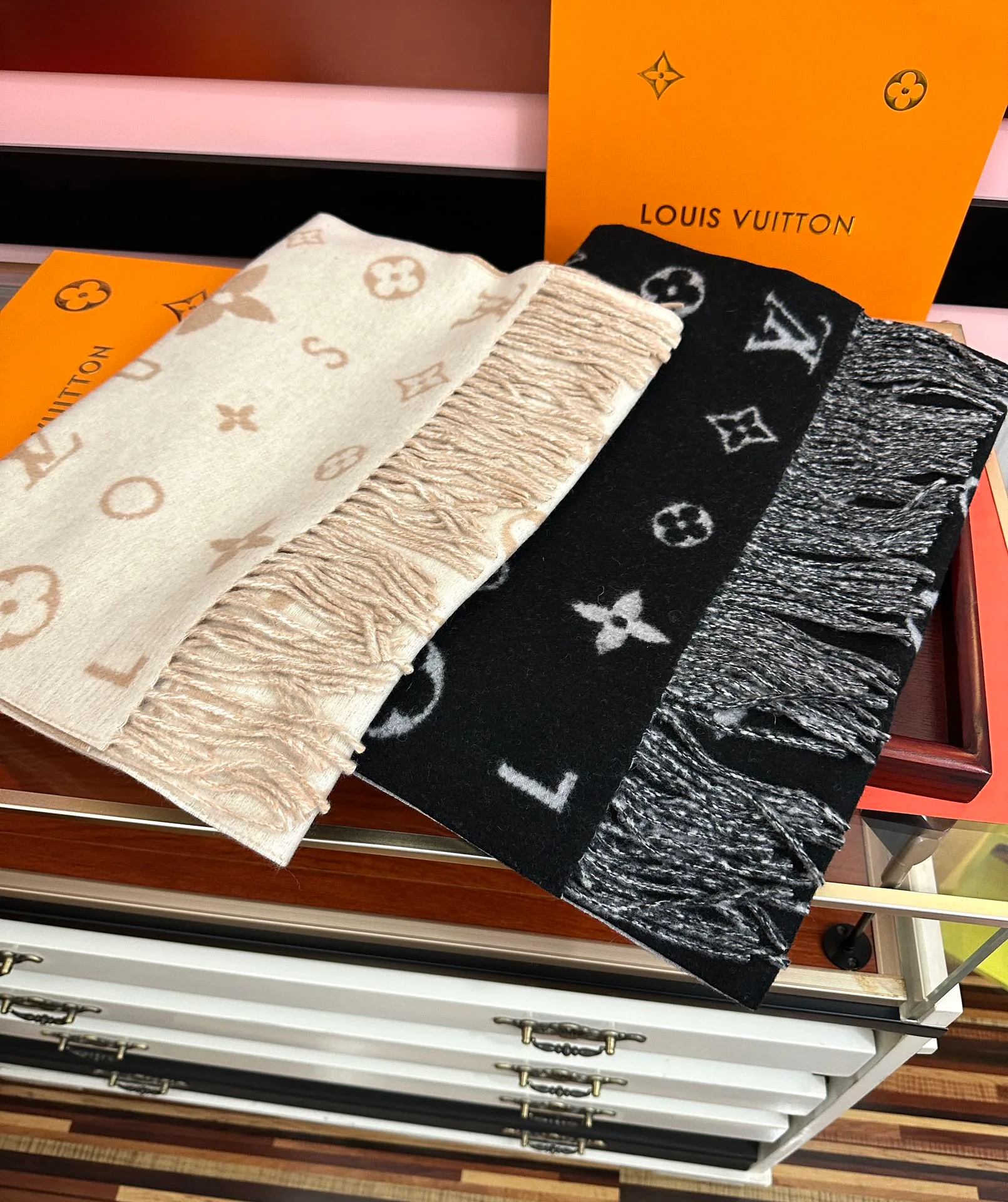 Шарфы Louis Vuitton 318409