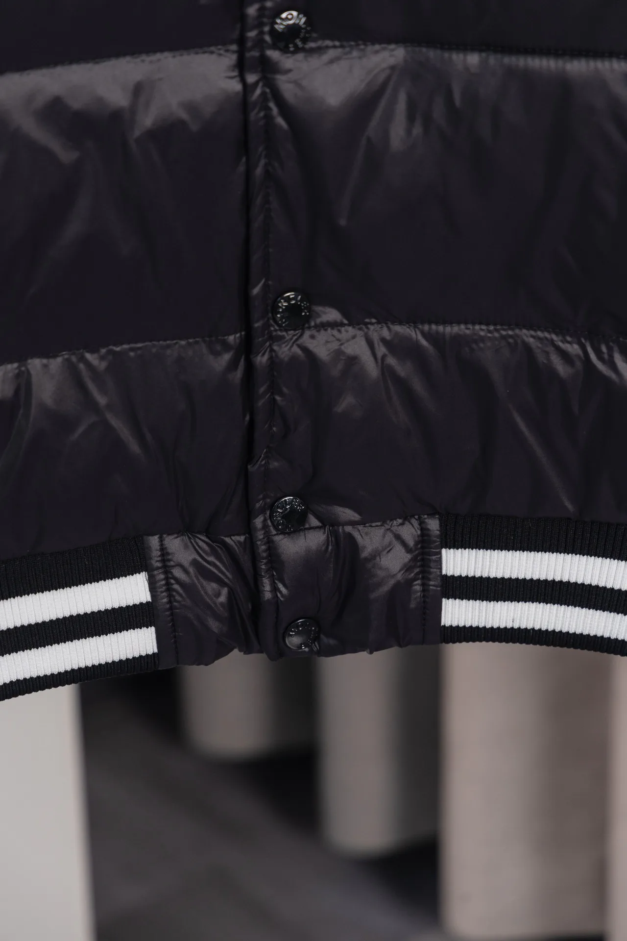 Куртки И Пуховики Женские Moncler 6378584