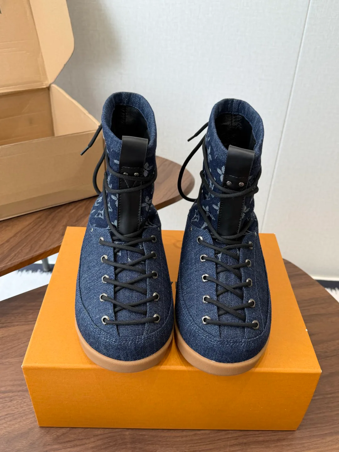 Угги Женские Louis Vuitton 18687423