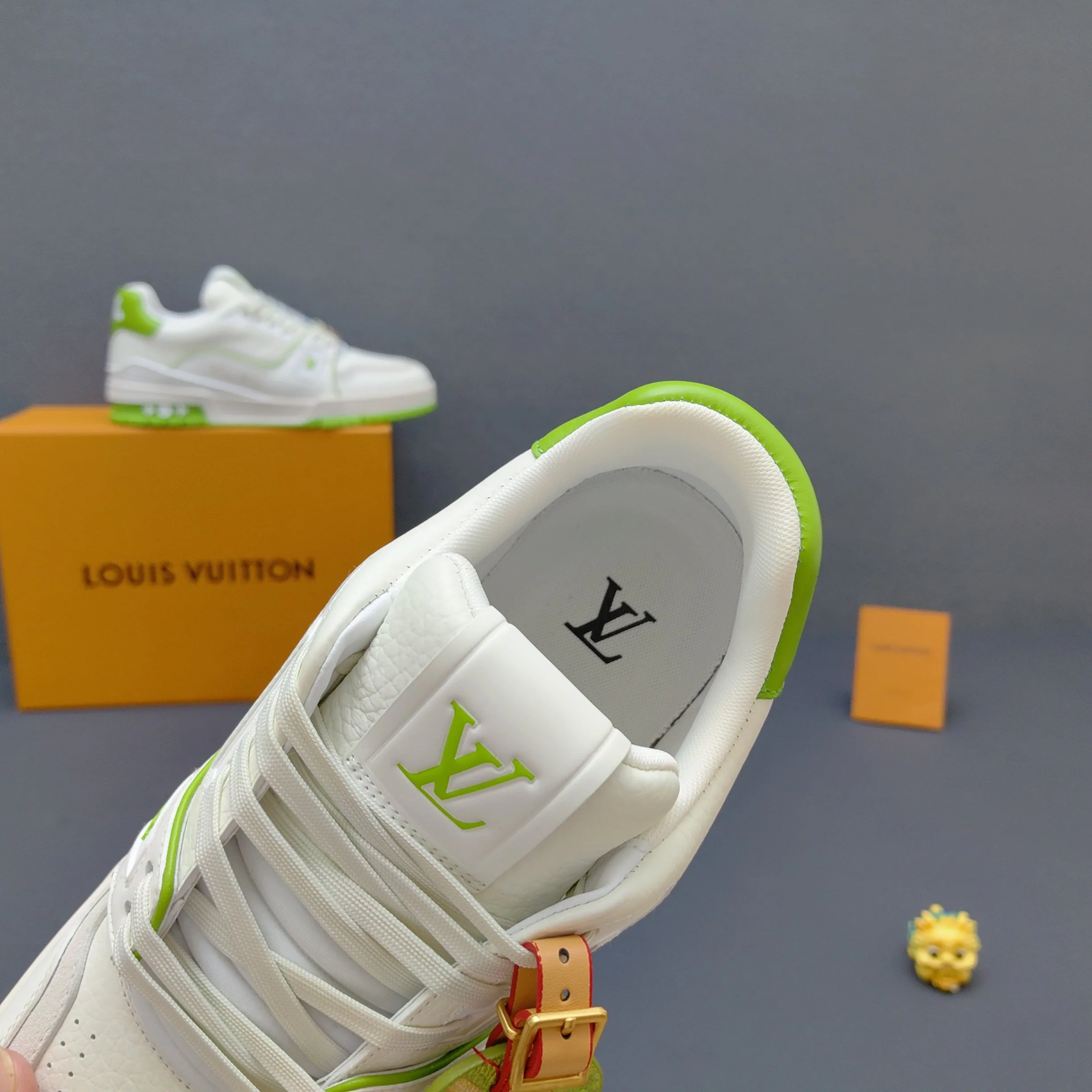 Кроссовки Женские Louis Vuitton 17725124