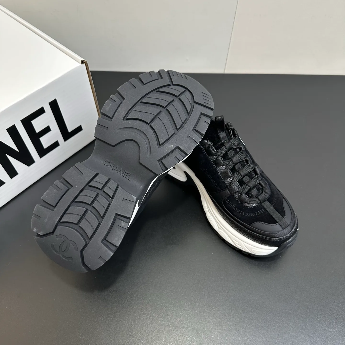 Кроссовки Женские Chanel 1748638