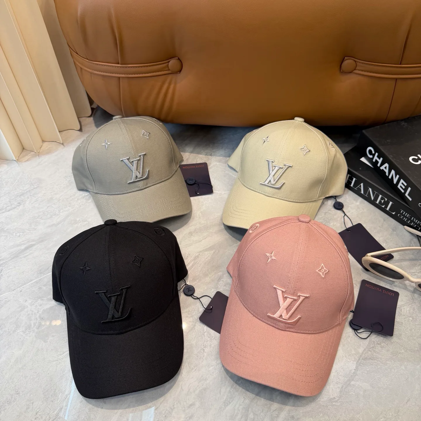 Головные Уборы Louis Vuitton 17467588