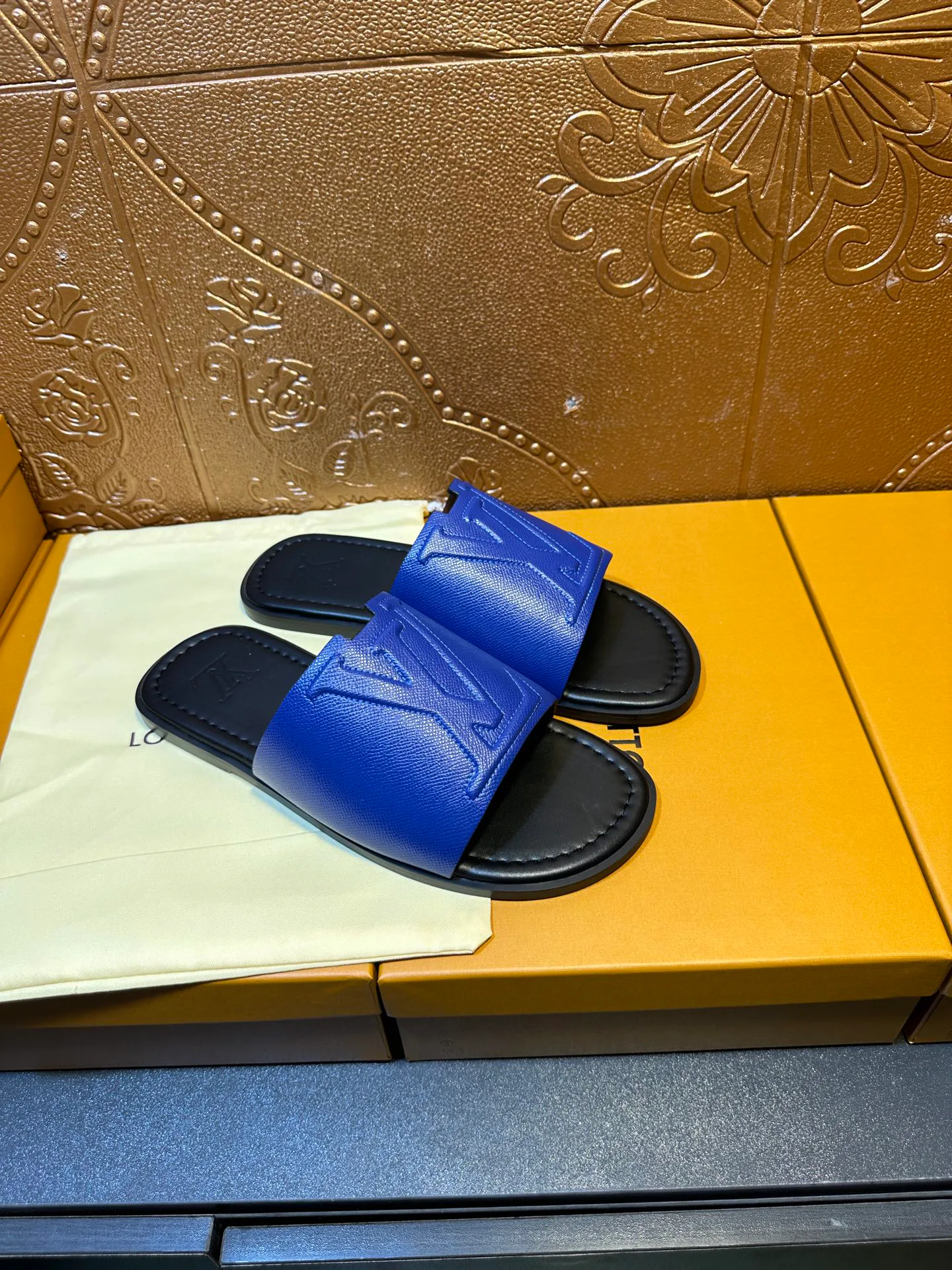 Шлепанцы Мужские Louis Vuitton 11488104