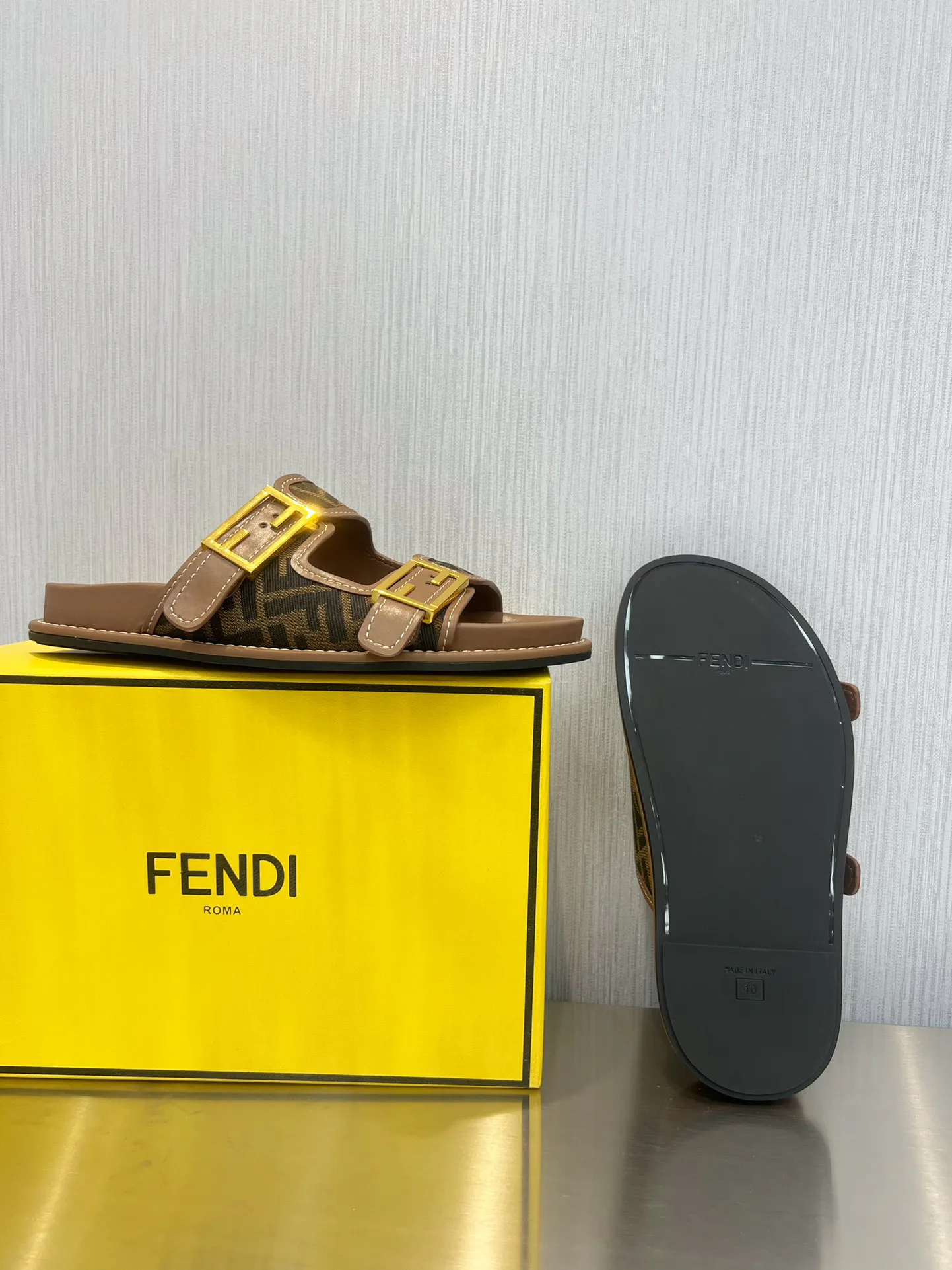 Шлепанцы Женские Fendi 22521