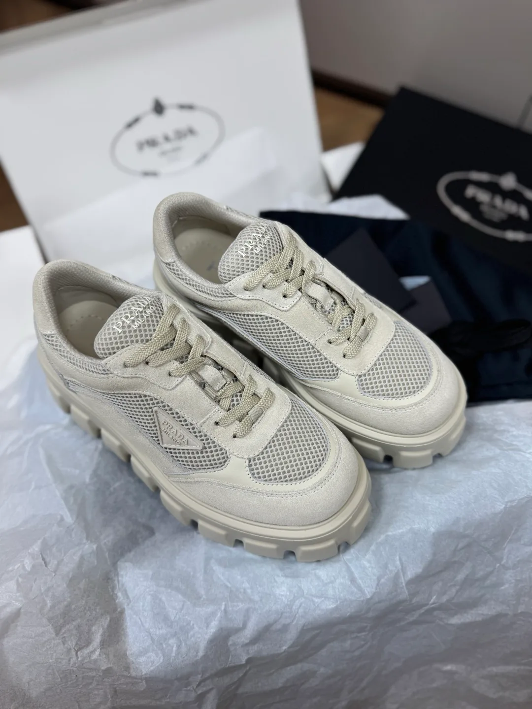 Кроссовки Женские Prada 18554593