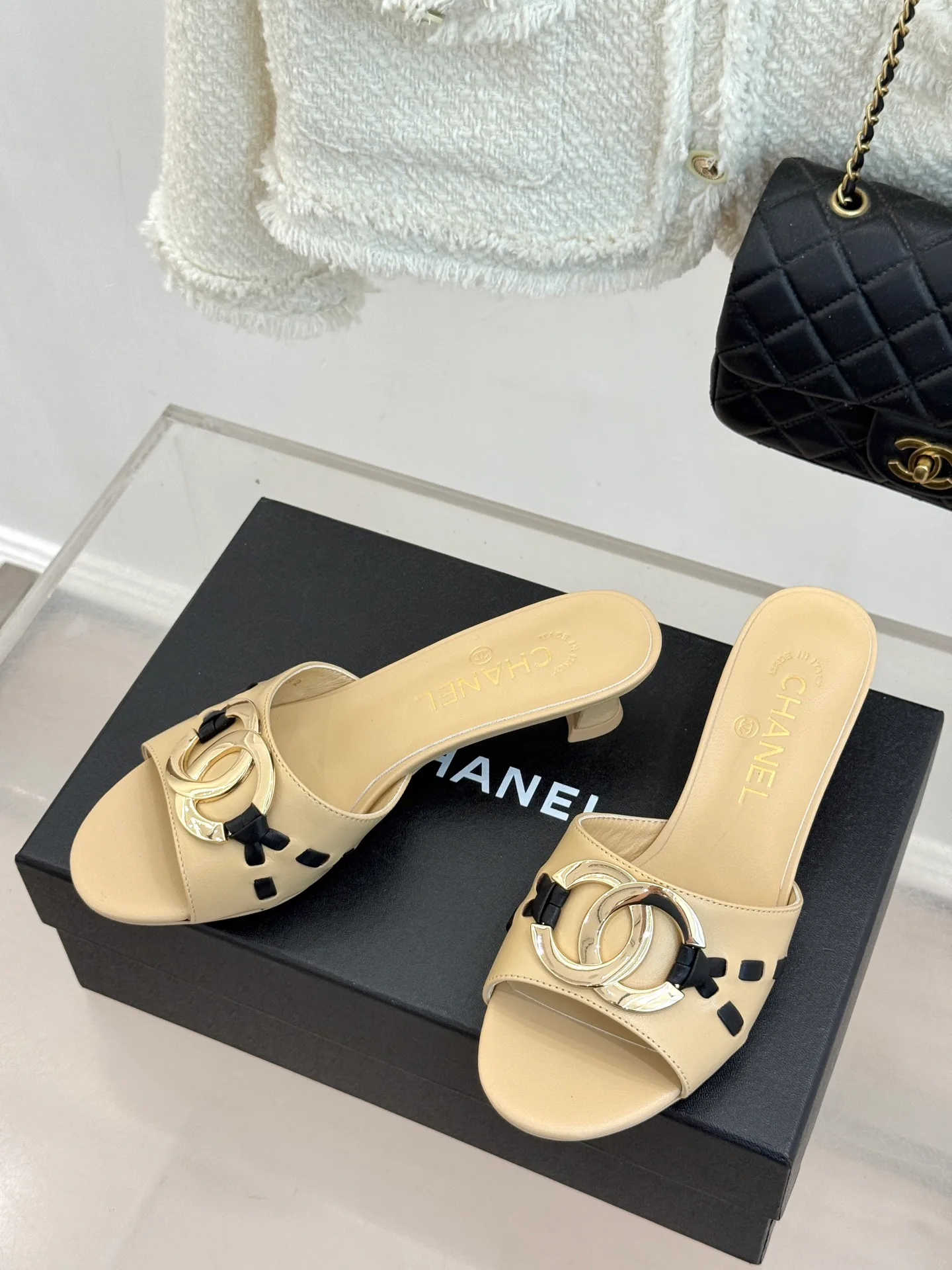 Босоножки Женские Chanel 17025704