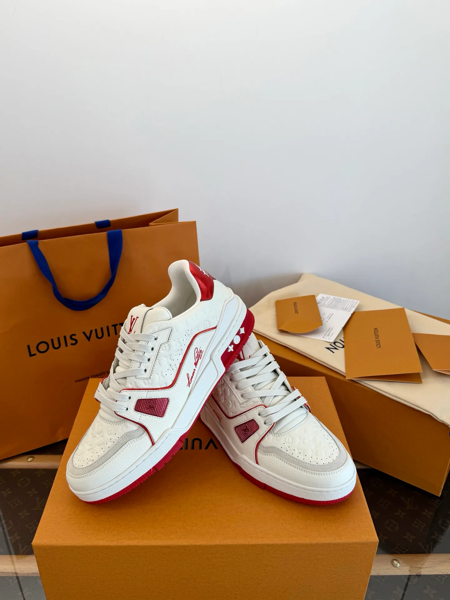 Кроссовки Женские Louis Vuitton 18547388