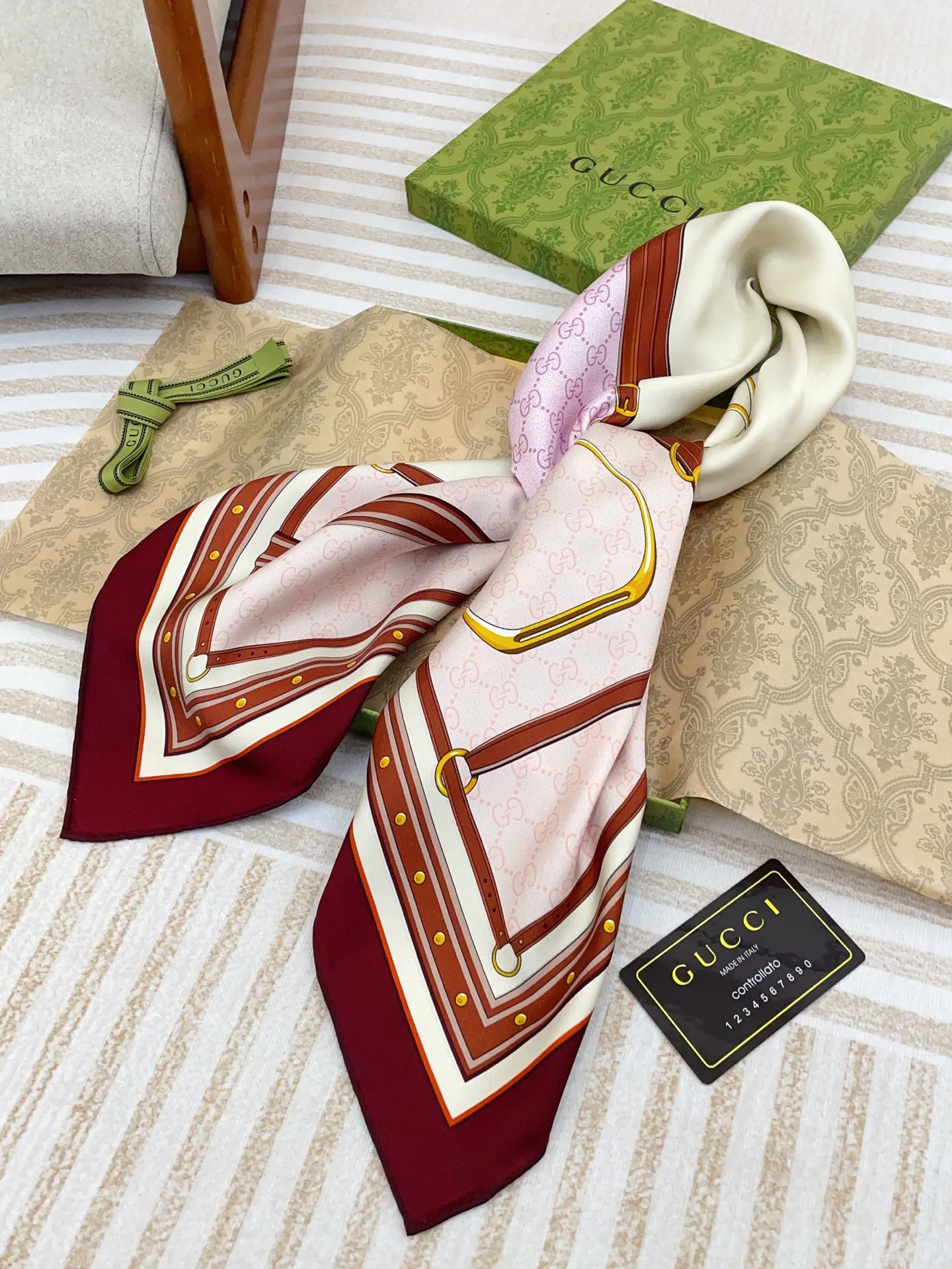 Шарфы Gucci 10190