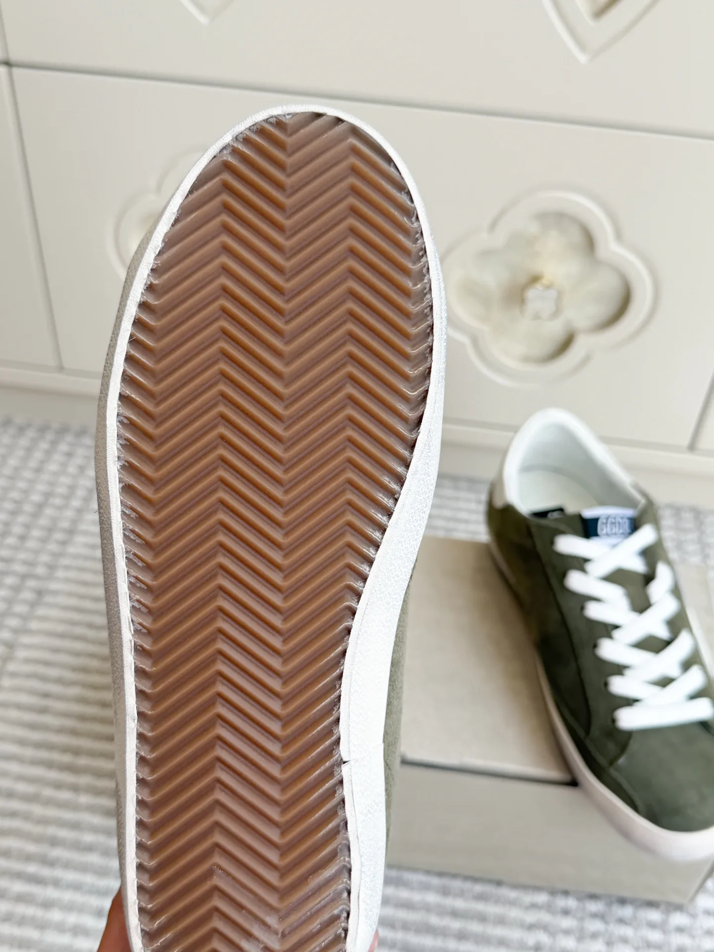 Кроссовки Женские Golden Goose 18360497