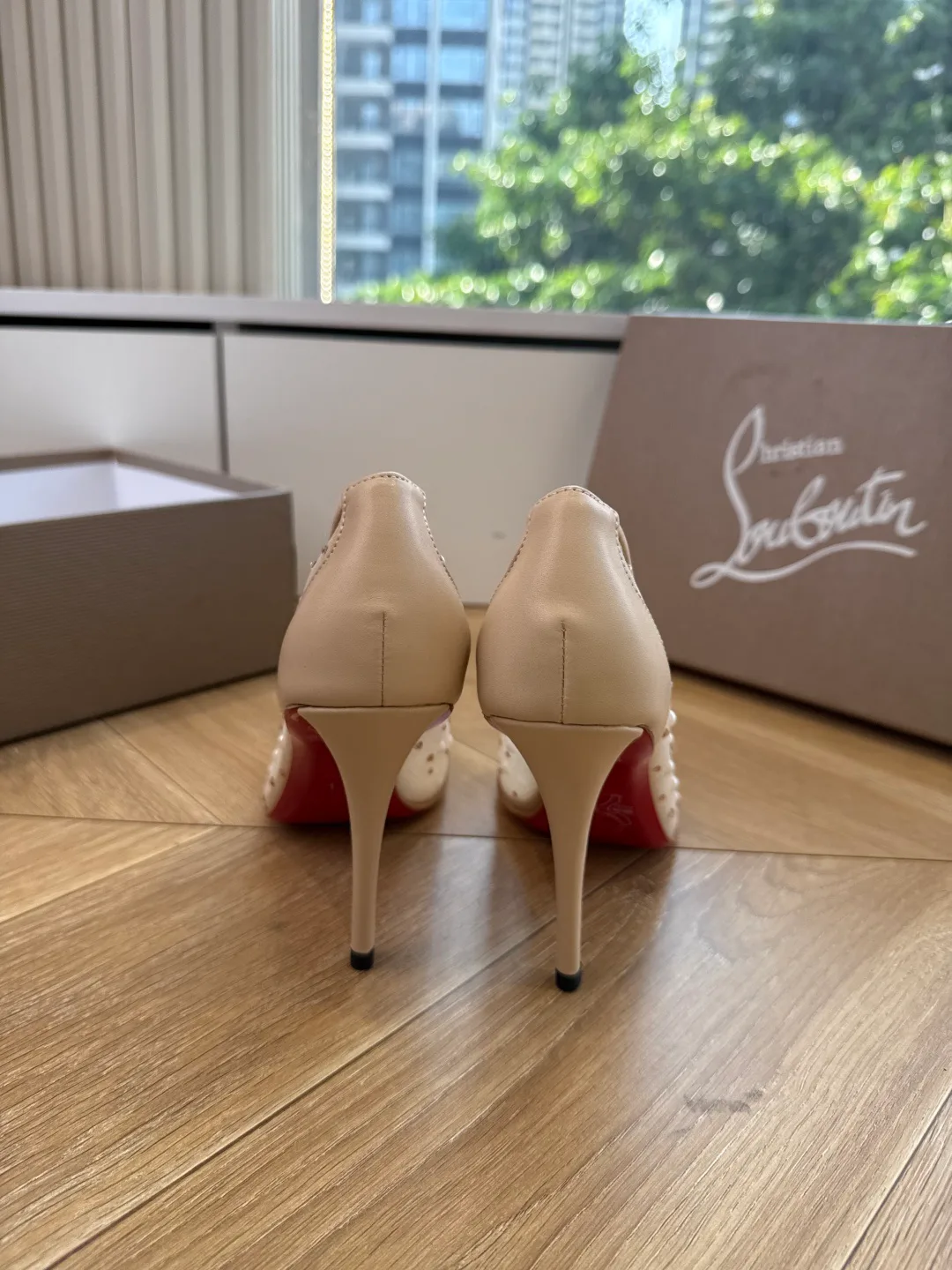 Туфли Женские Christian Louboutin 17480780