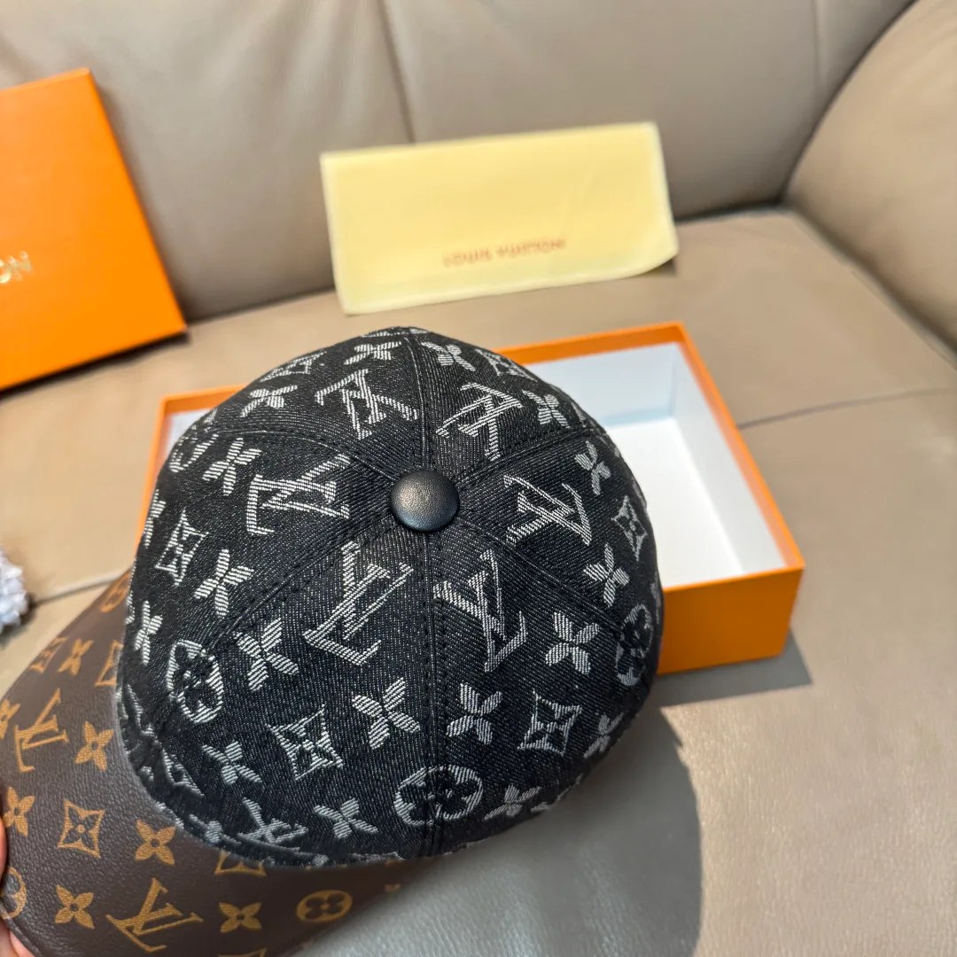 Головные Уборы Louis Vuitton 18347057