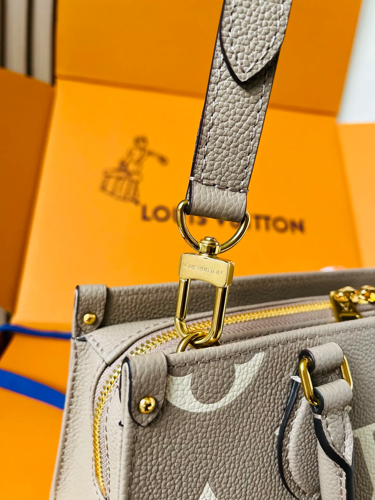 Классические Сумки Женские Louis Vuitton 12860032