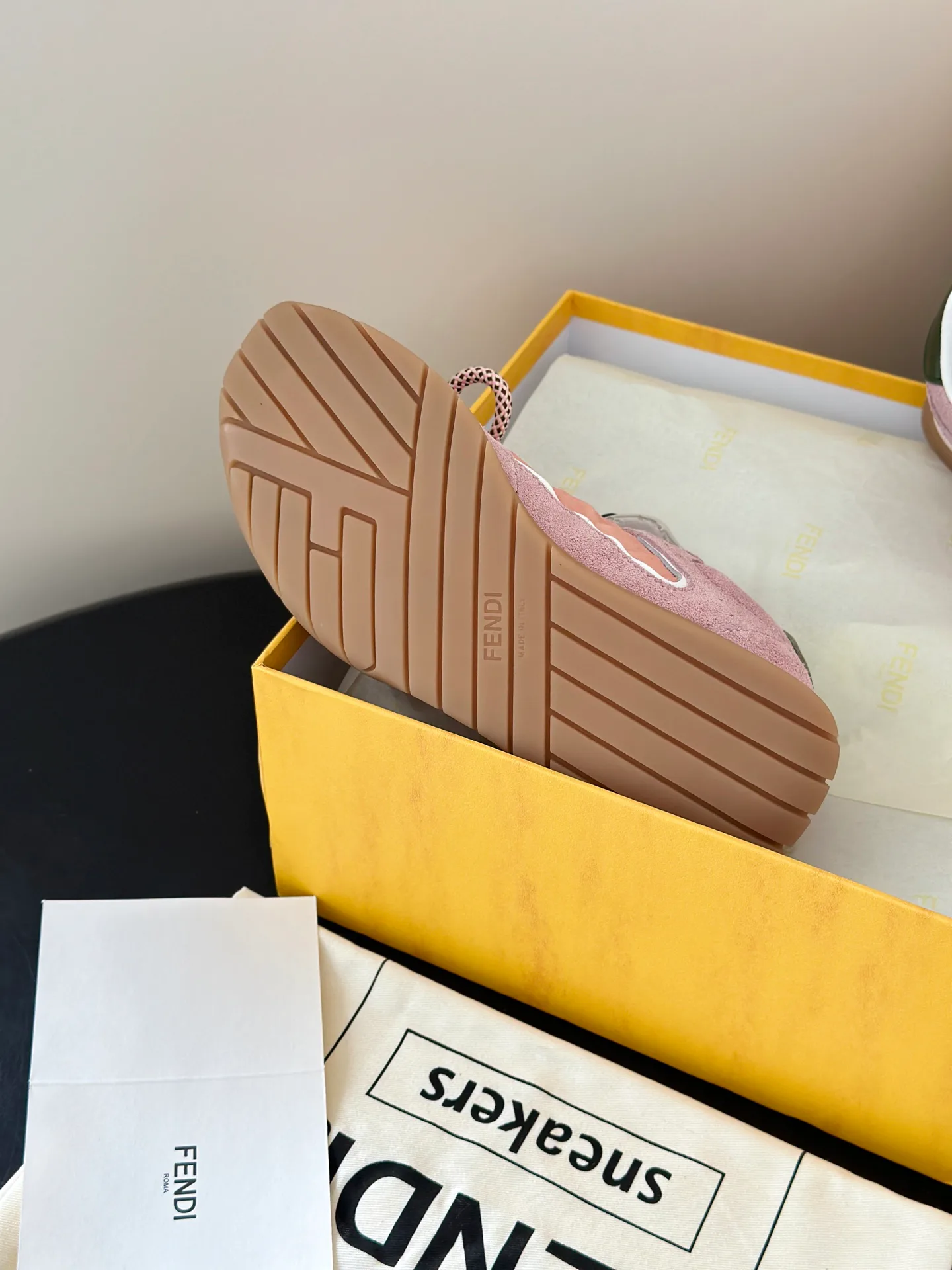 Кроссовки Женские Fendi 11886714