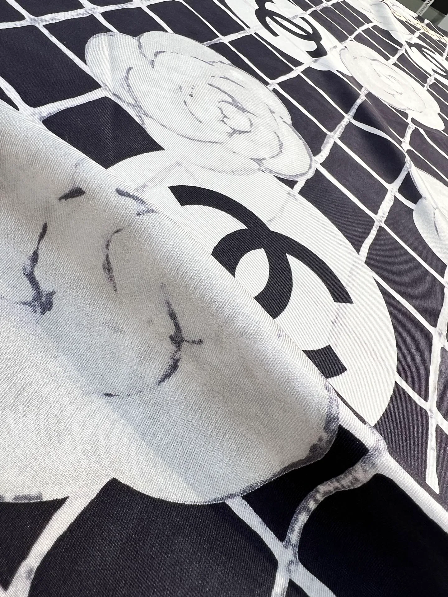 Шарфы Chanel 12683810