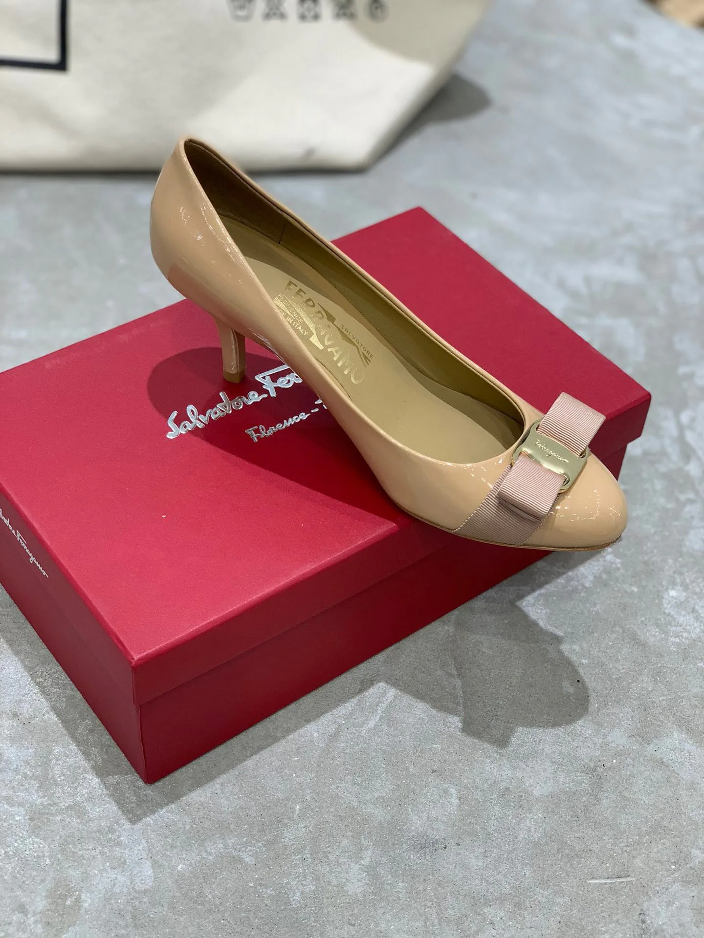 Туфли Женские Salvatore Ferragamo 18340718