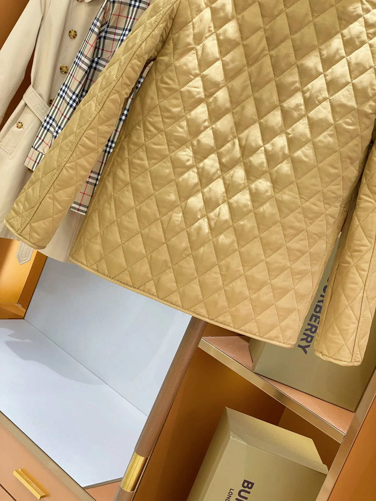 Куртки И Пуховики Женские Burberry 18555682