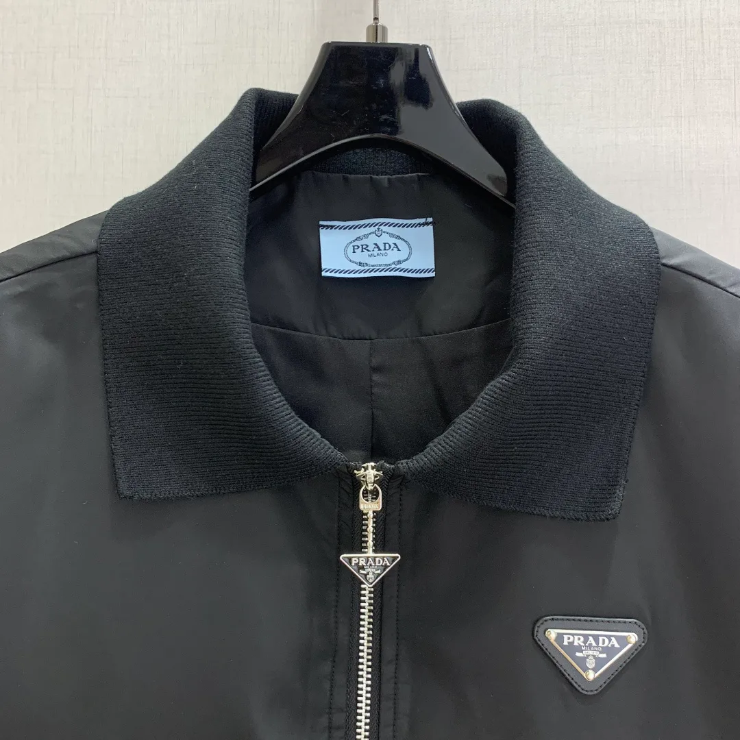 Куртки И Пуховики Женские Prada 18757435