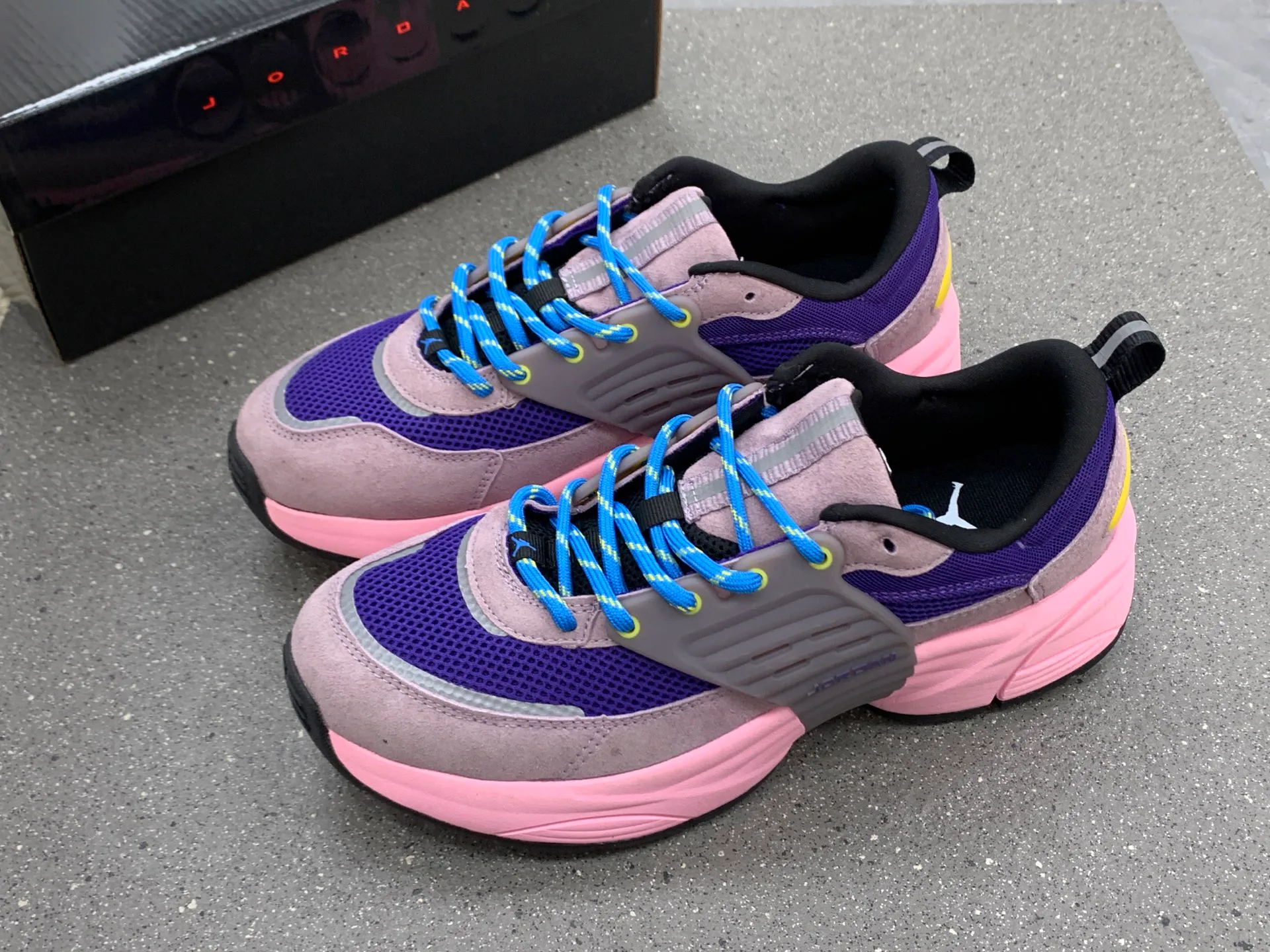 Кроссовки Женские Air Jordan 982384