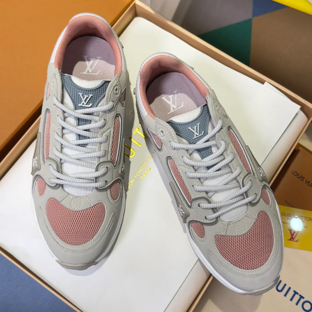 Кроссовки Женские Louis Vuitton 11687335